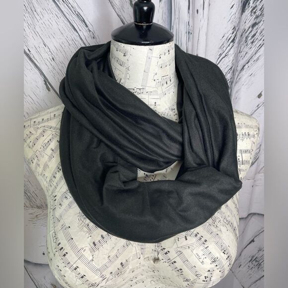 Beyond Yoga Black Hidden Pocket Infinity Scarf - Picture 2 of 5